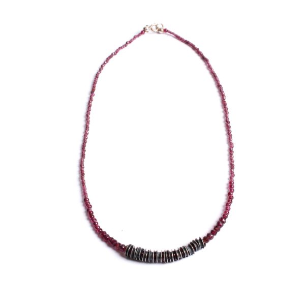 Short garnet strung necklace with silver forged links