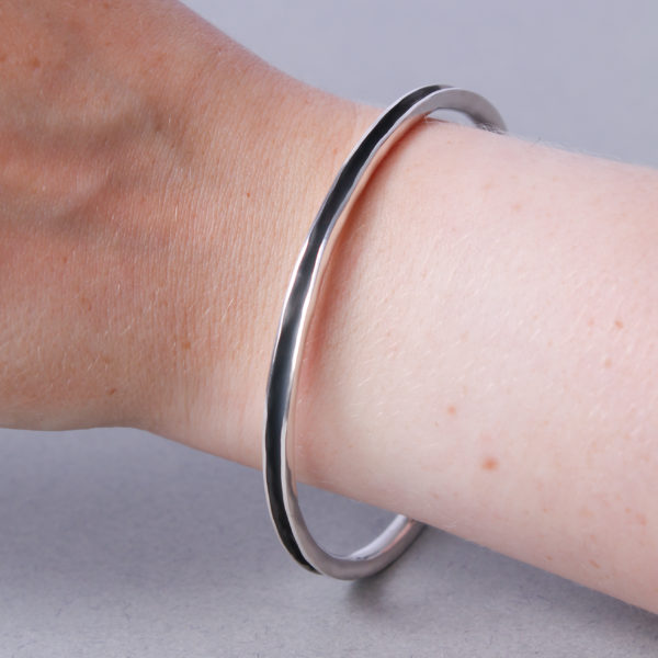 Medium silver forged bangle. - Image 3