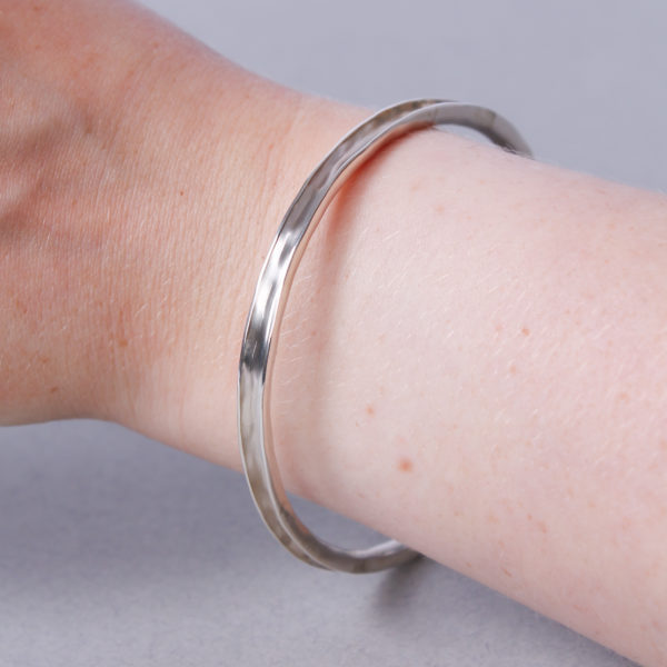 Medium silver forged bangle. - Image 2